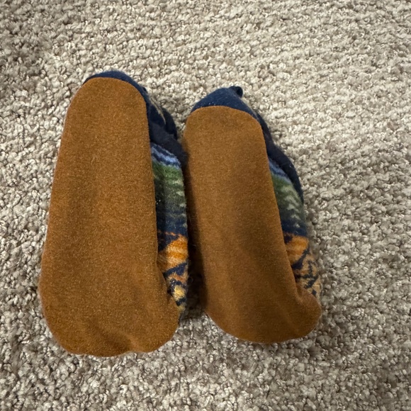 Pendleton Slippers - Picture 2 of 2